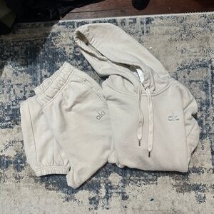 Alo yoga accolade set